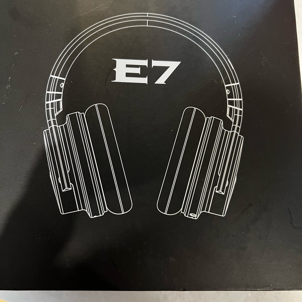 E7 Wireless Headphones - Black